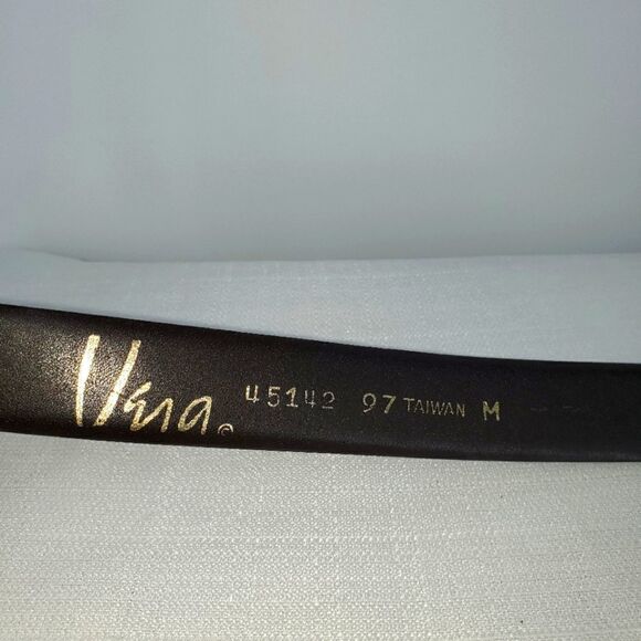 VERA Black Leather Belt with Brass Color Buckle Size Medium - Picture 3 of 6